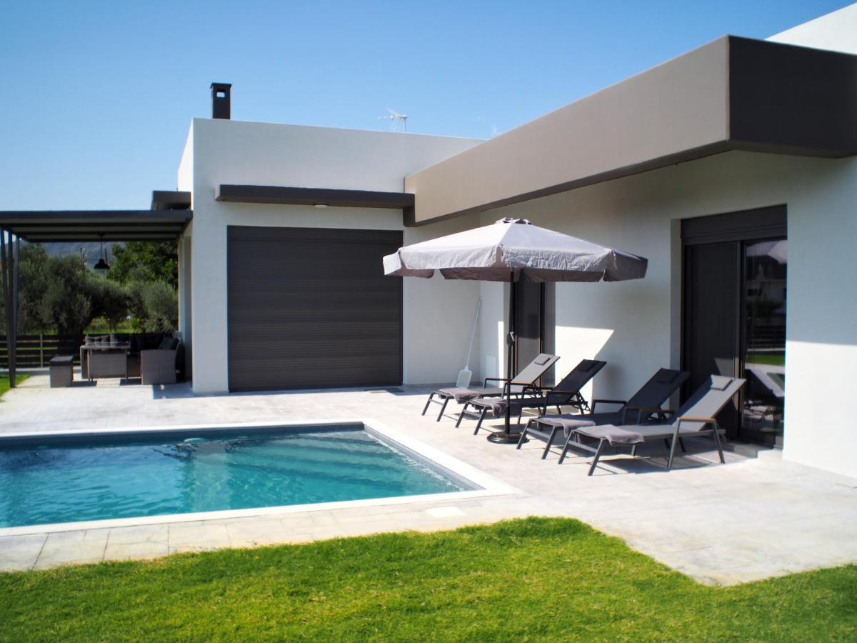 Nostos Luxury Villas With Private Pool In Нафпактос Экстерьер фото