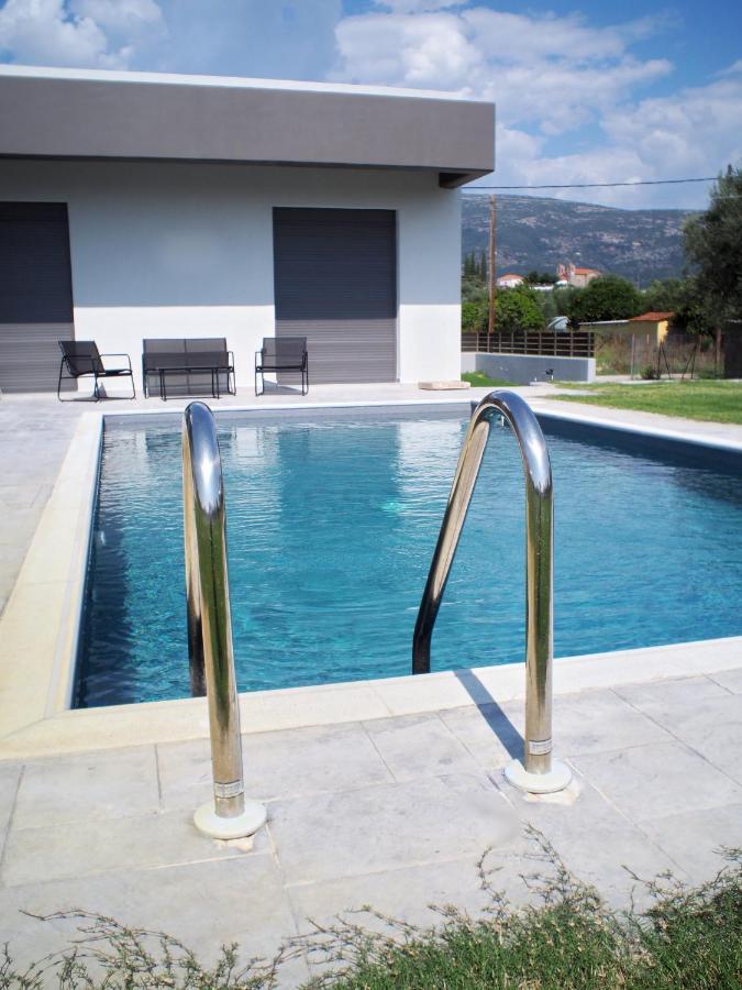 Nostos Luxury Villas With Private Pool In Нафпактос Экстерьер фото